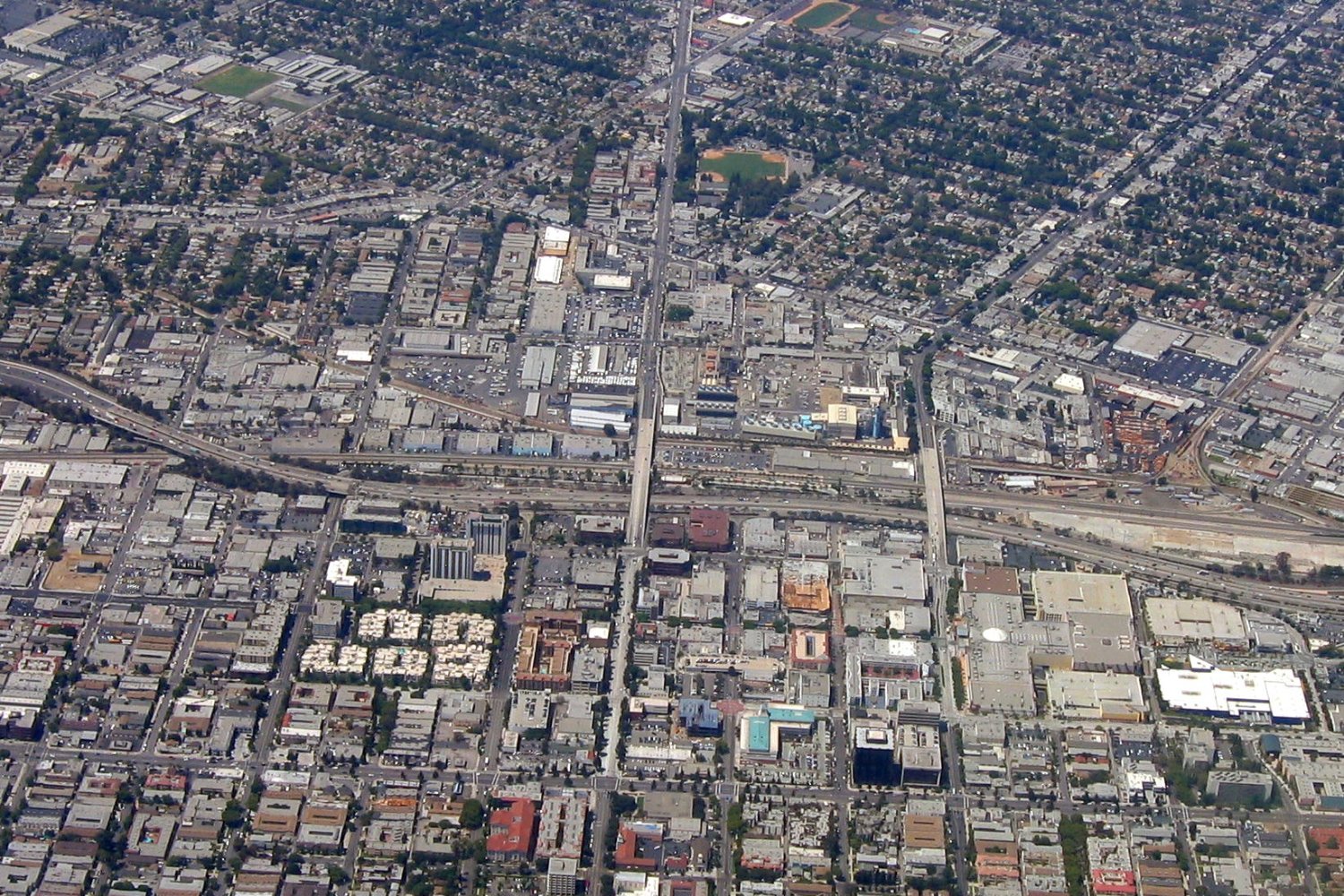 Aerial view of Burbank, California residential streets and homes where Halo California Movers plans truck access and carry paths