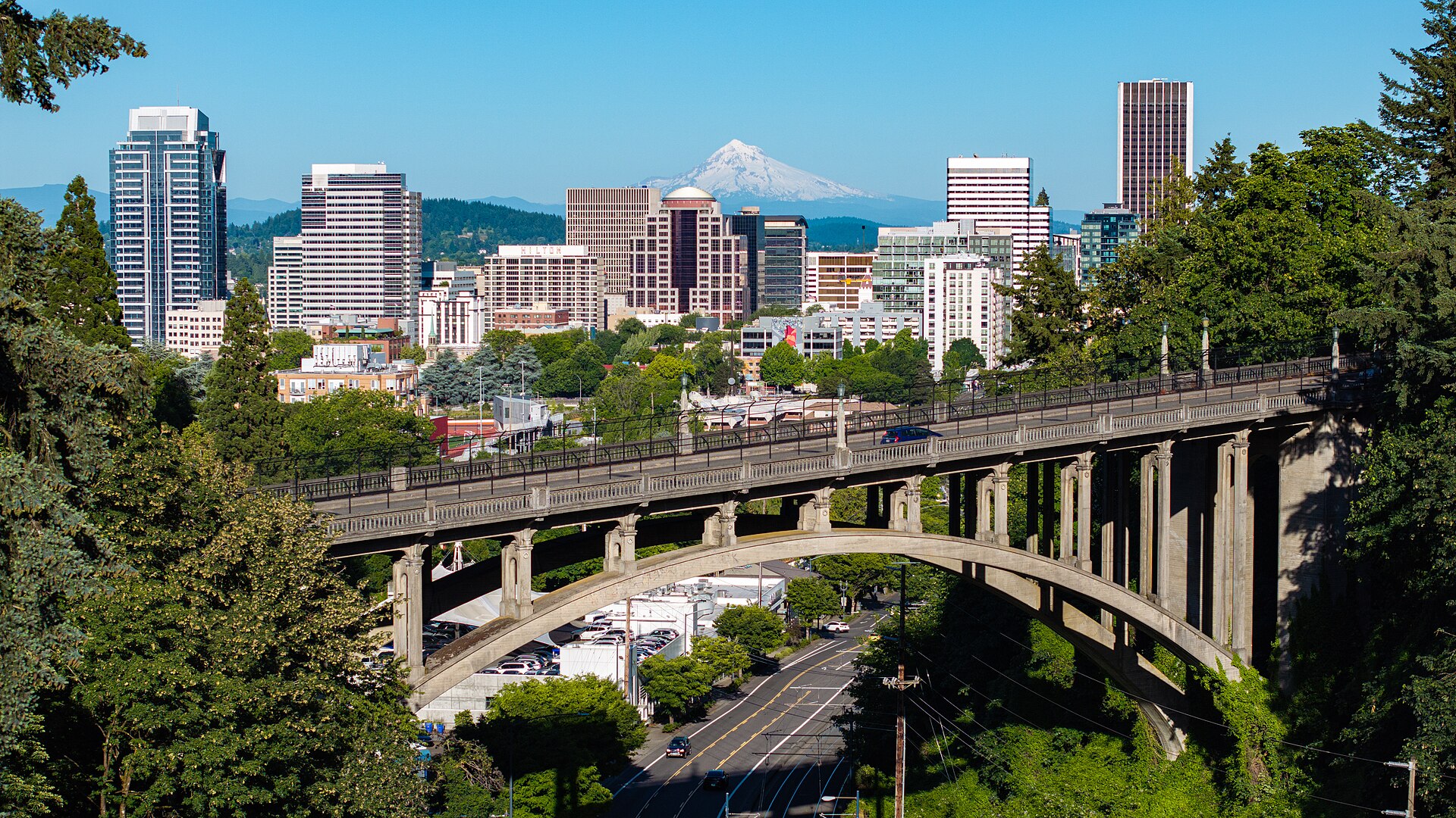 Aerial view of Portland, Oregon and the Willamette River